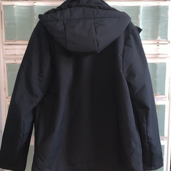 CHAMPION black hooded jacket MEDIUM (faux fur) - Picture 3 of 3